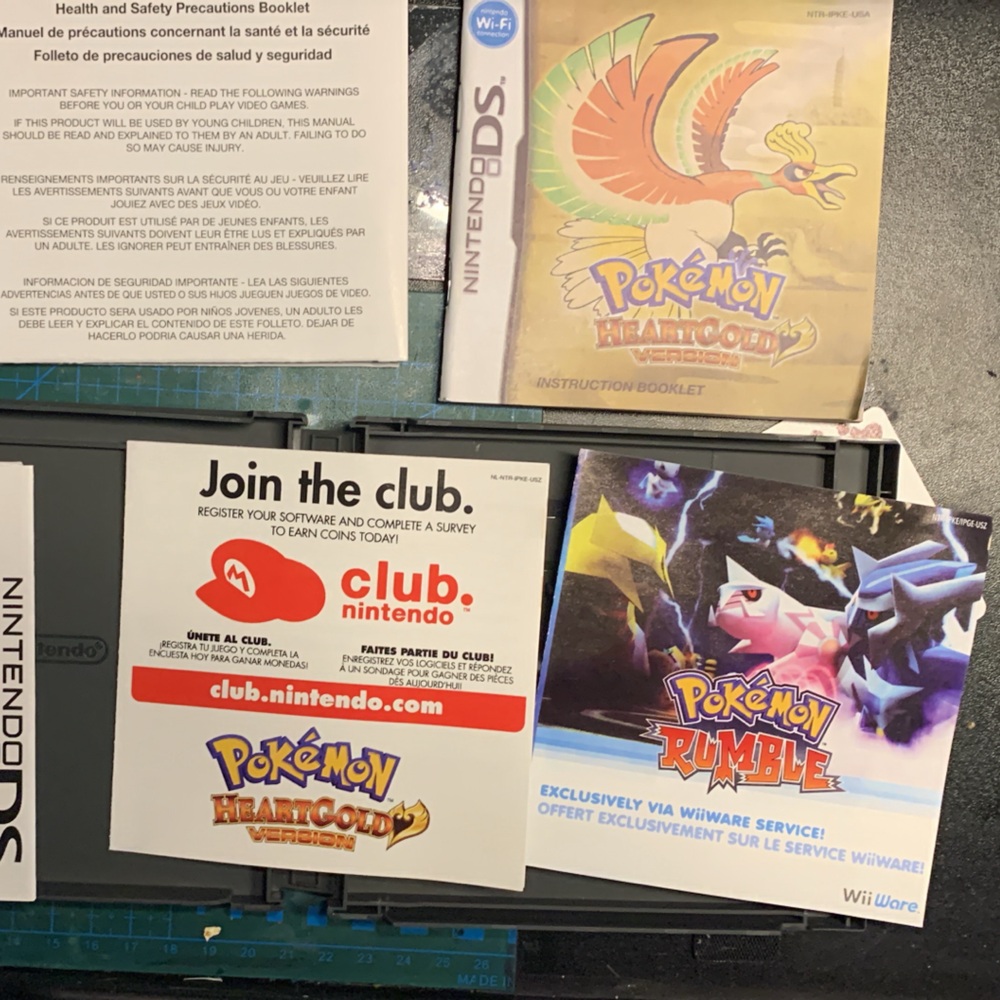 original Nintendo 3DS Immaculate black  and NEW Pokémon Heartgold sealed RARE